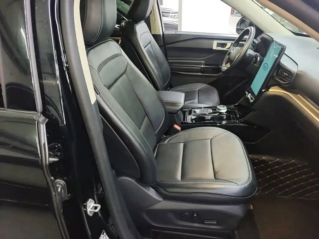 Ford Explorer 2021 — фото 25