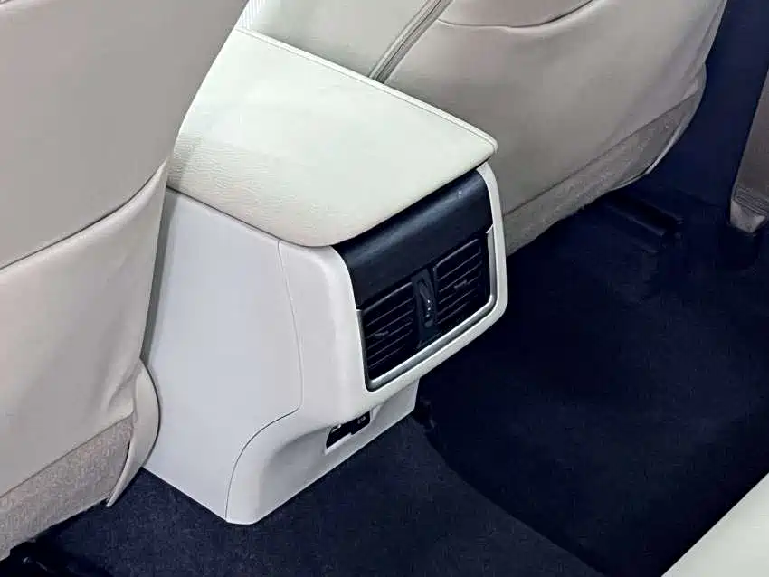 Toyota Camry 2021 — фото 19