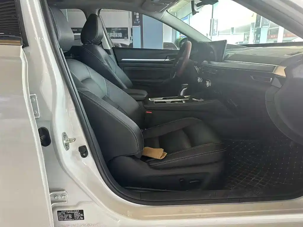 Nissan Teana 2024