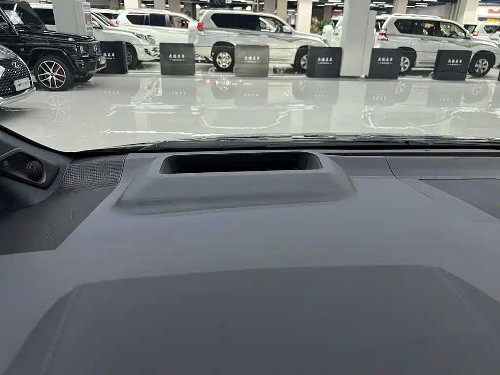 Toyota Vellfire 2023 — фото 24