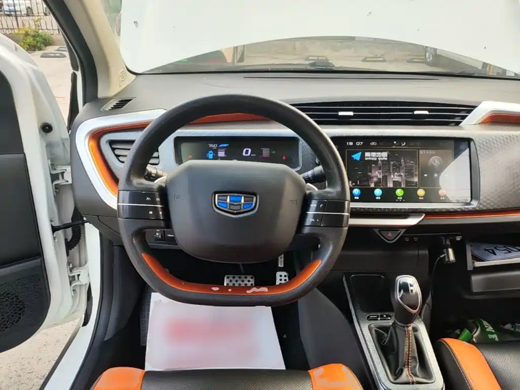 Geely Vision X1 2018 — фото 11