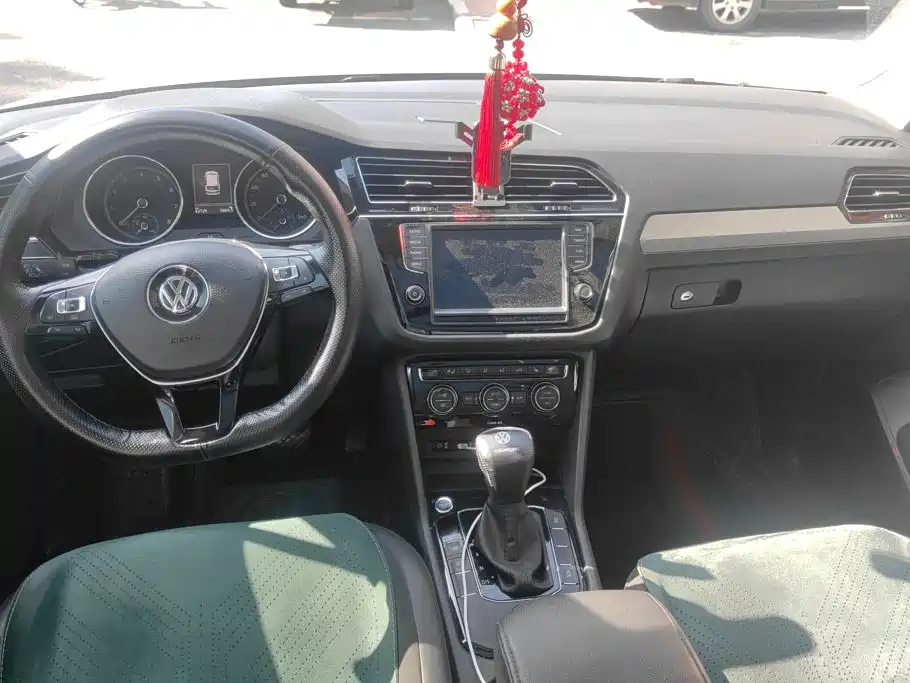 Volkswagen Tiguan L 2018 — фото 12