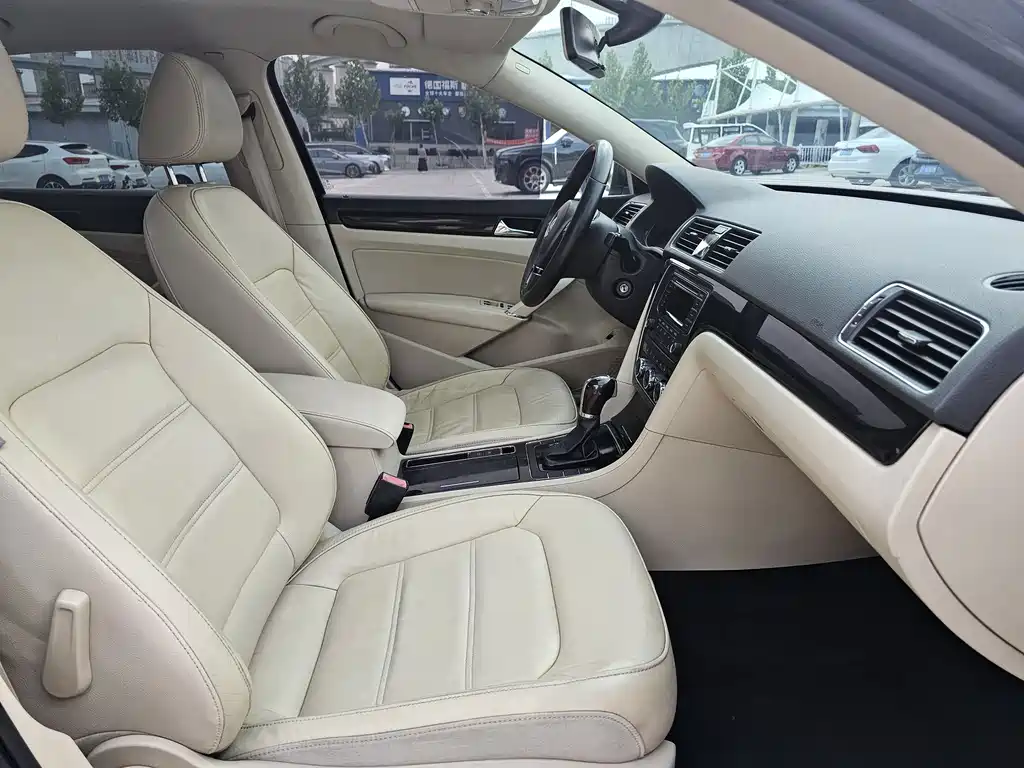 Volkswagen Passat 2015 — фото 14