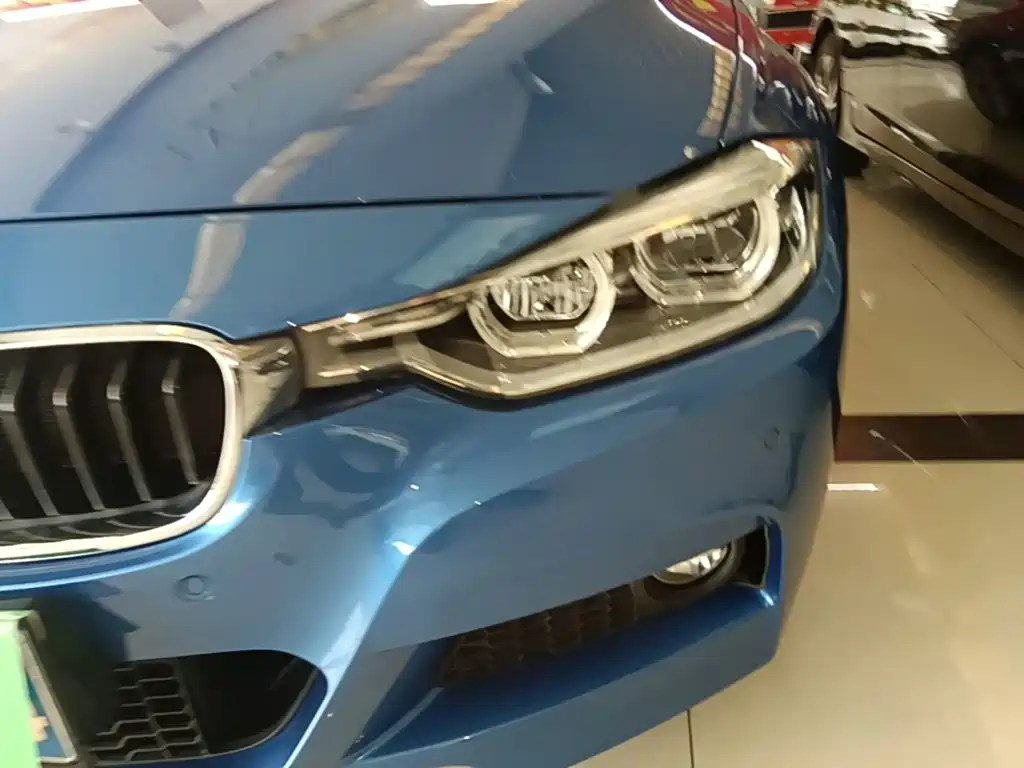 BMW 3 Series 2017 — фото 24