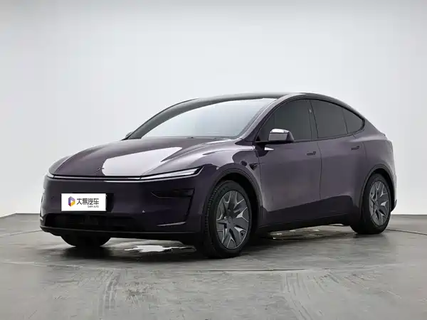 Tesla Model Y L 2026