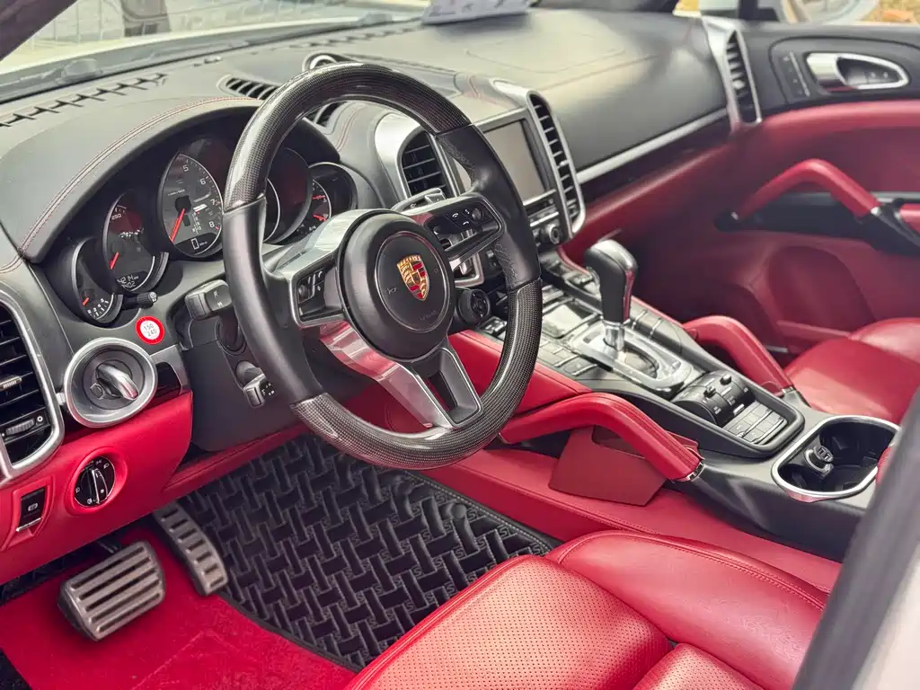Porsche Cayenne 2015 — фото 16
