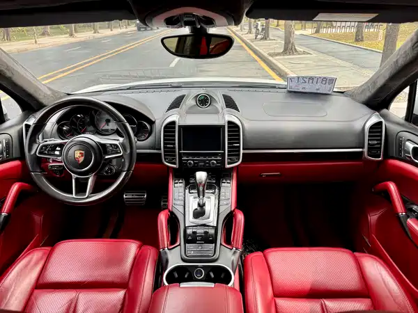 Porsche Cayenne 2015