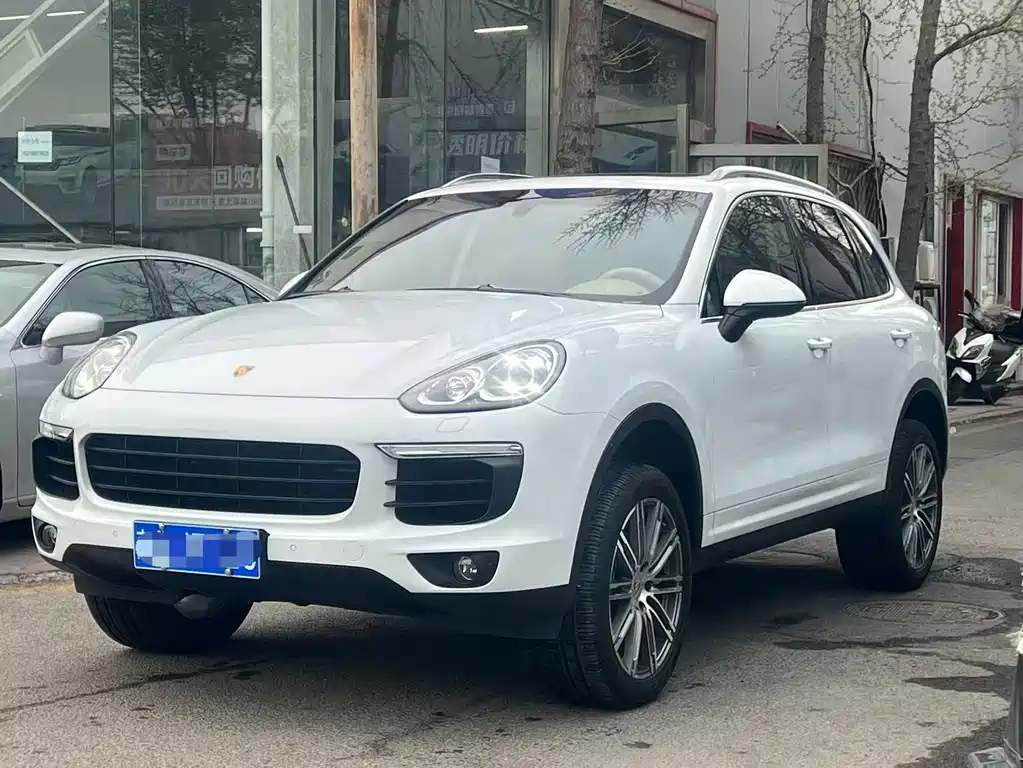 Porsche Cayenne 2016 — фото 1