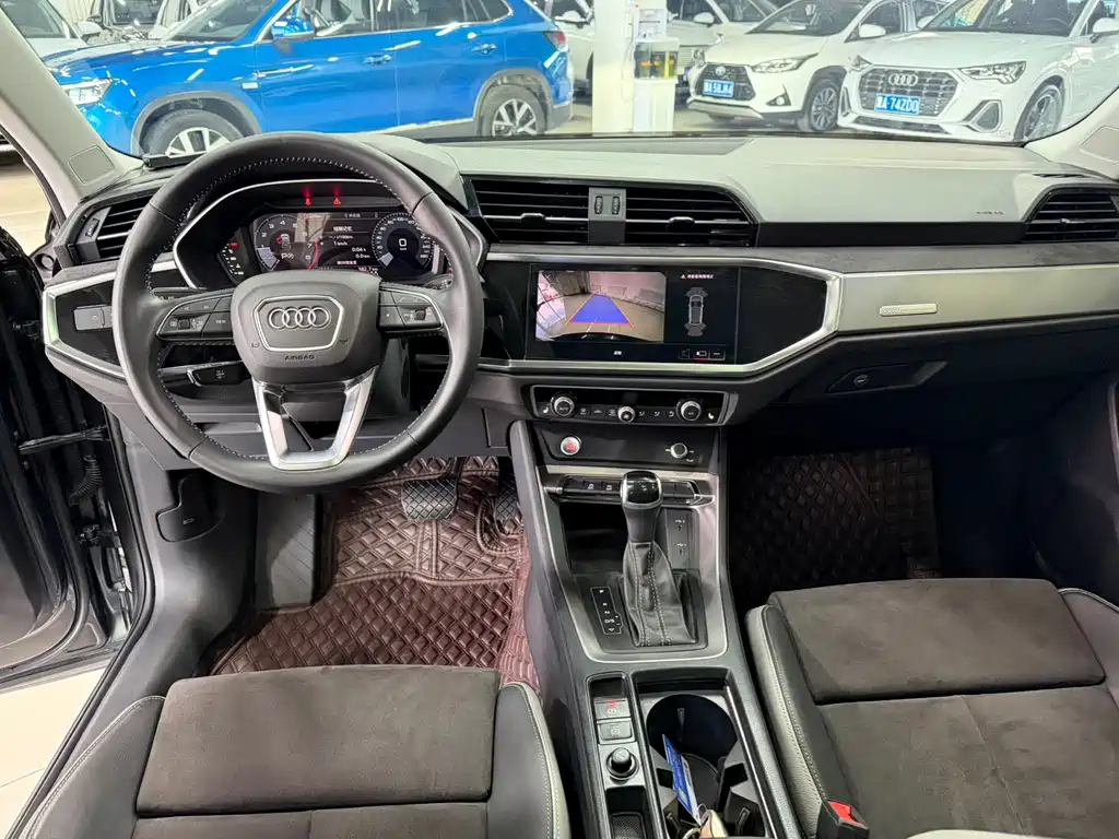 Audi Q3 2022 — фото 16