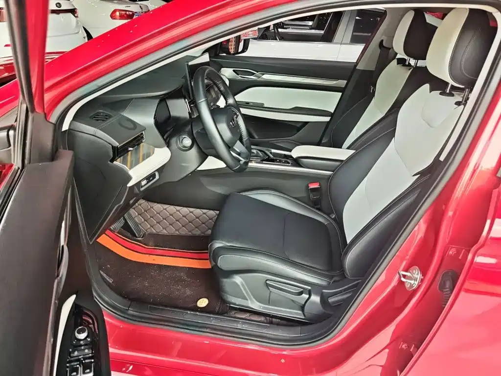 Geely Emgrand L 2022 — фото 12