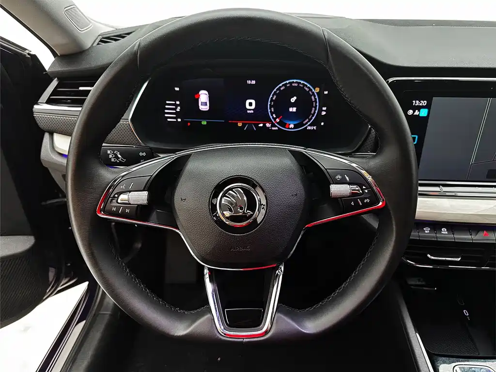 Skoda Octavia 2022 — фото 15