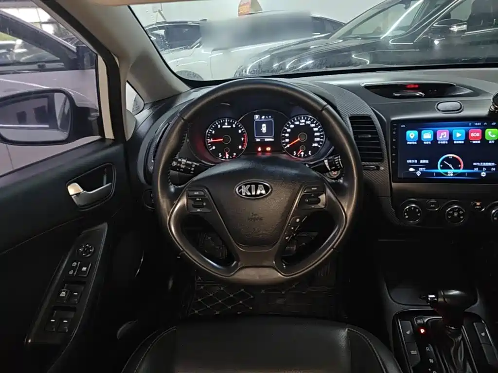 Kia K3 2018 — фото 11