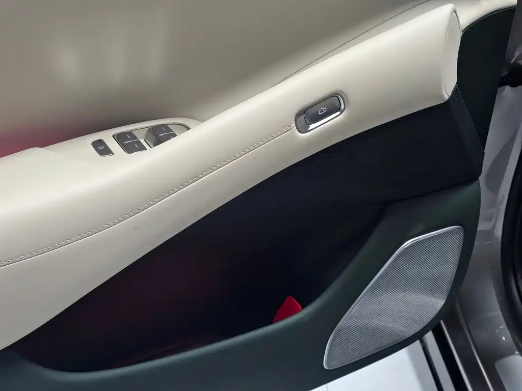 Xiaomi YU7 2025 — фото 10