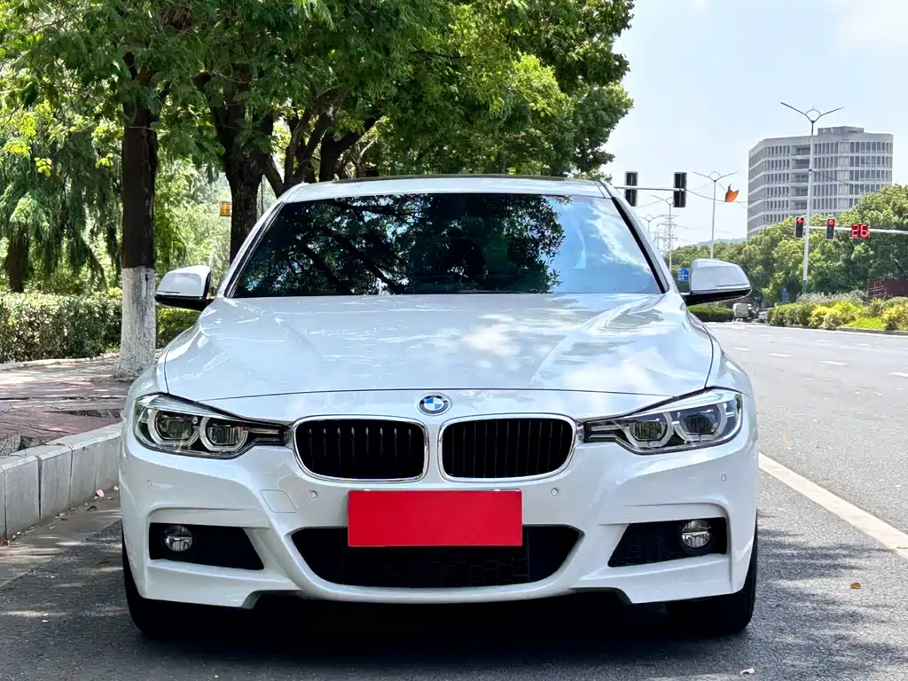 BMW 3 Series 2018 — фото 2