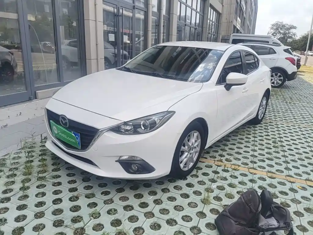 Mazda 3 Axela 2016