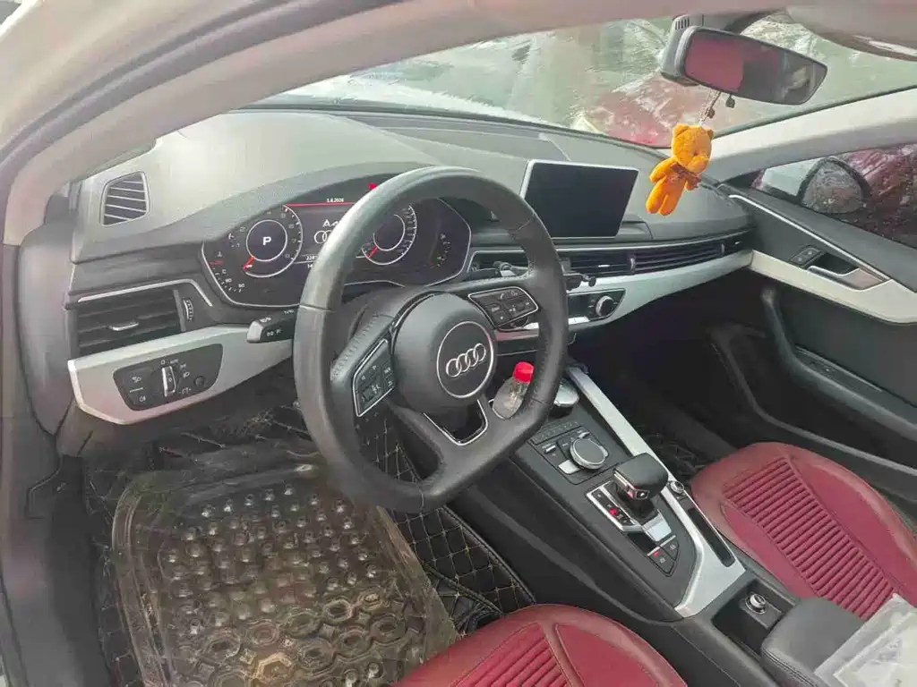 Audi A4L 2019