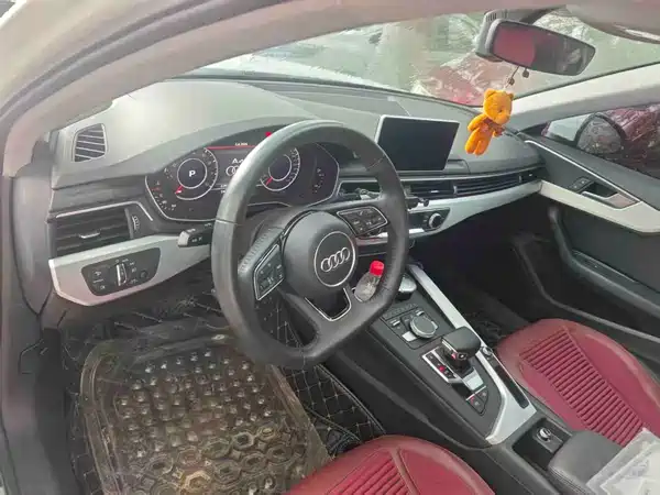Audi A4L 2019