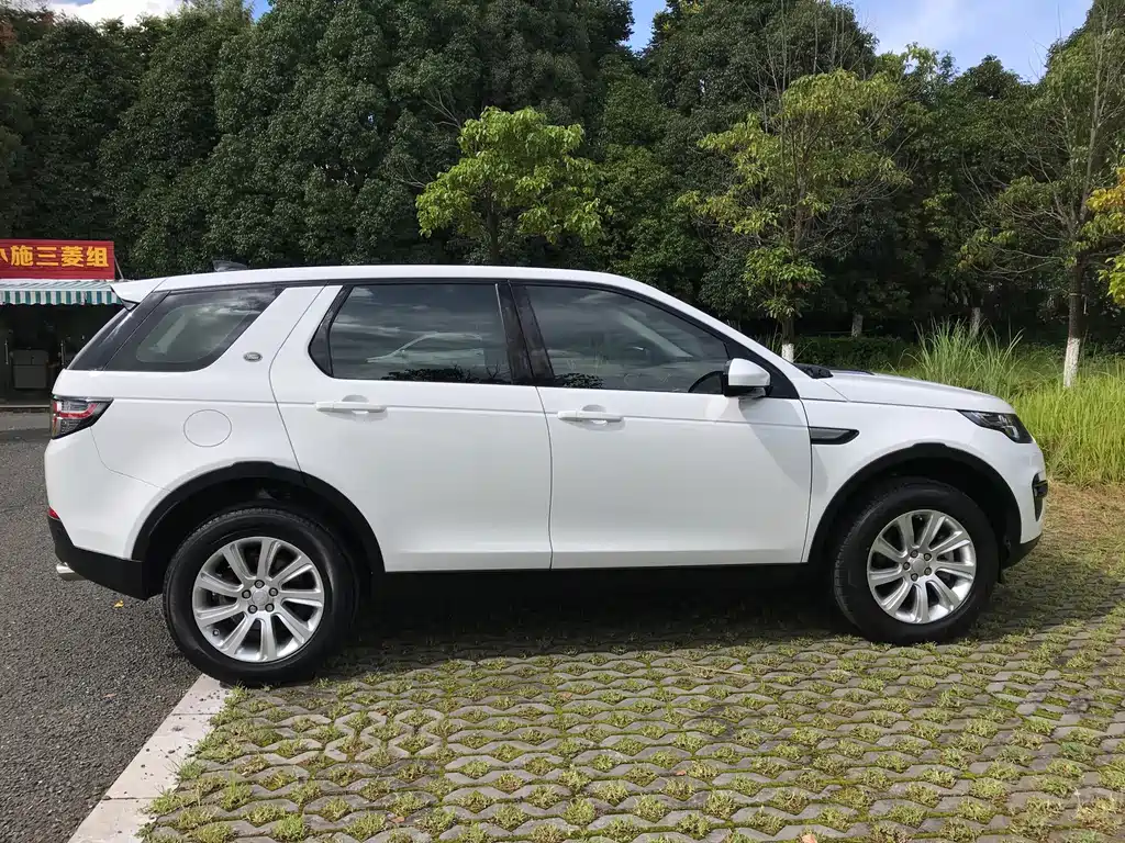 Land Rover Discovery Sport 2017 — фото 8