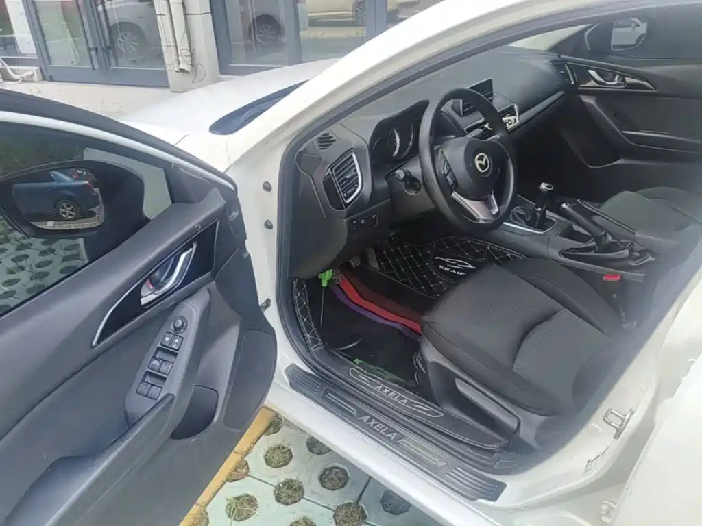 Mazda 3 Axela 2016 — фото 16