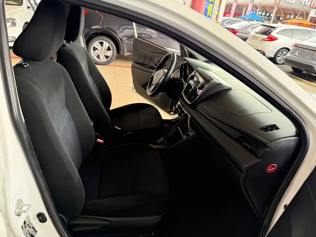 Toyota Yaris L 2018 — фото 19