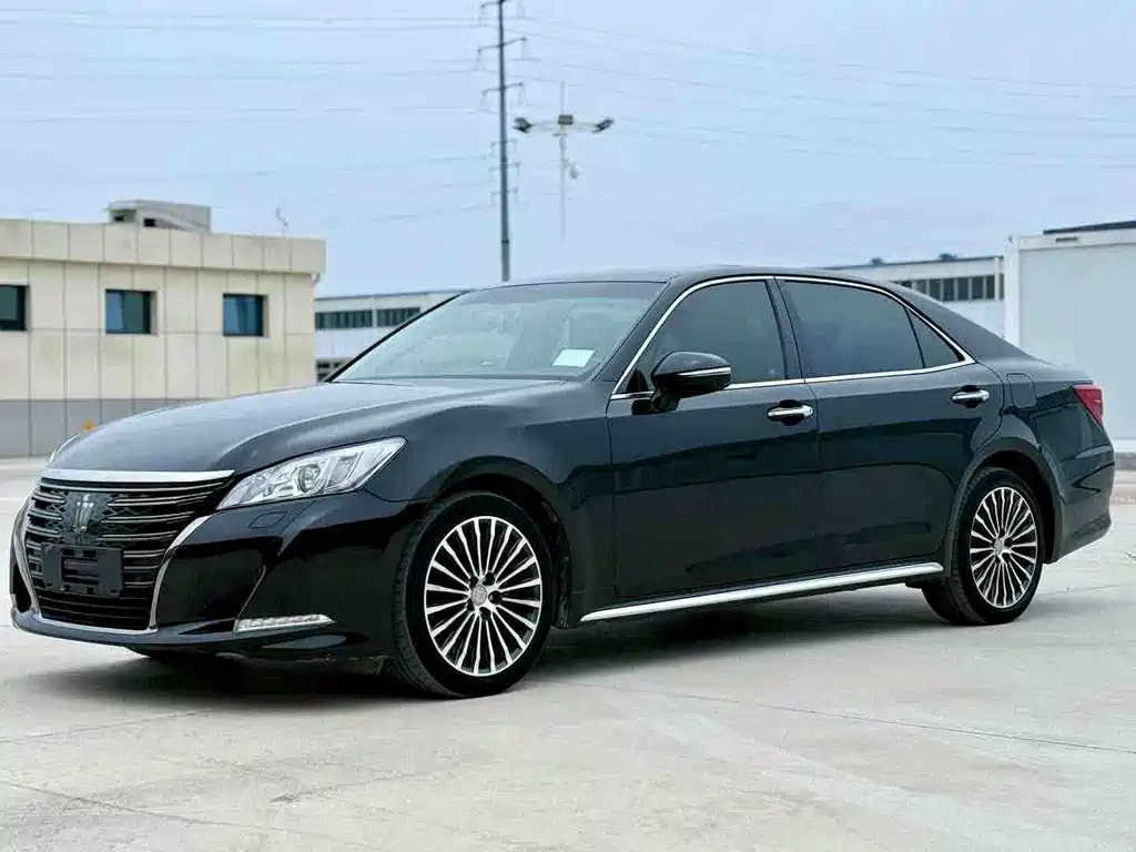 Toyota Crown 2019 — фото 1