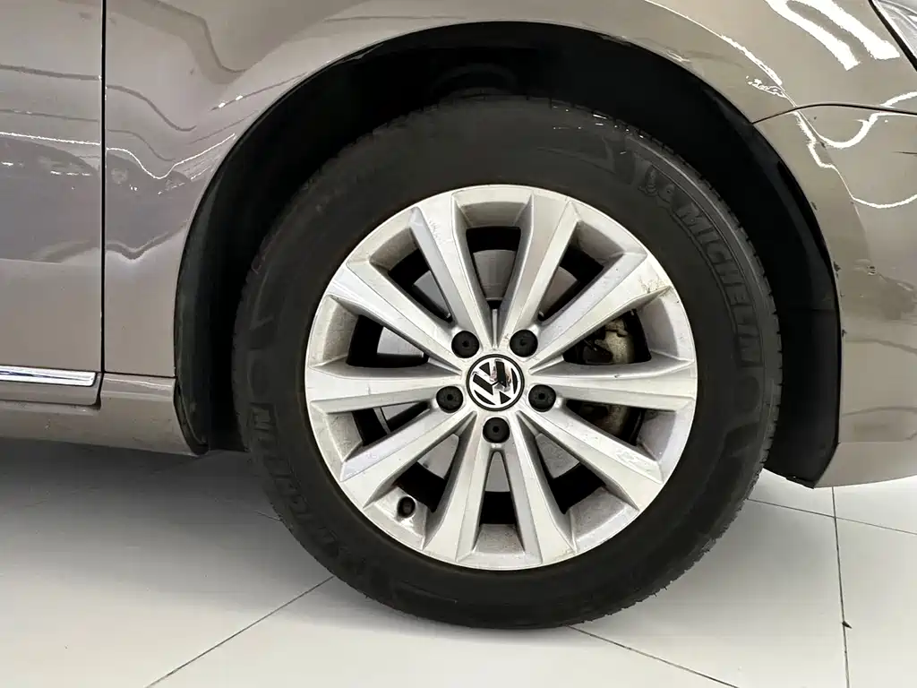 Volkswagen Magotan 2013