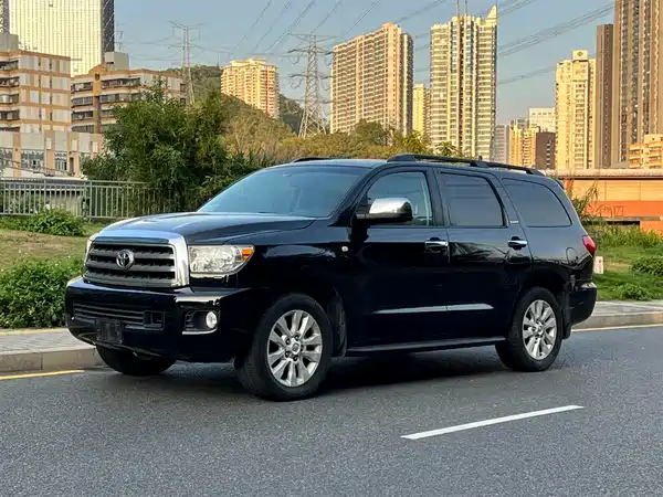 Toyota Sequoia 2010
