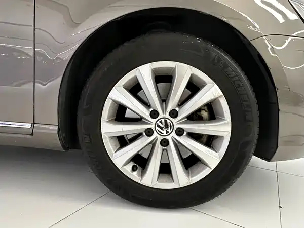 Volkswagen Magotan 2013