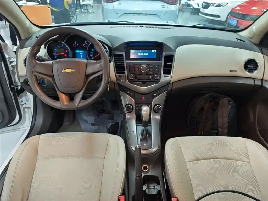 Chevrolet Cruze 2015 — фото 10