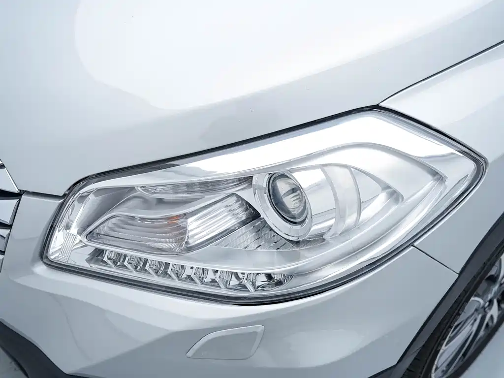 Suzuki S-Cross 2014 — фото 9