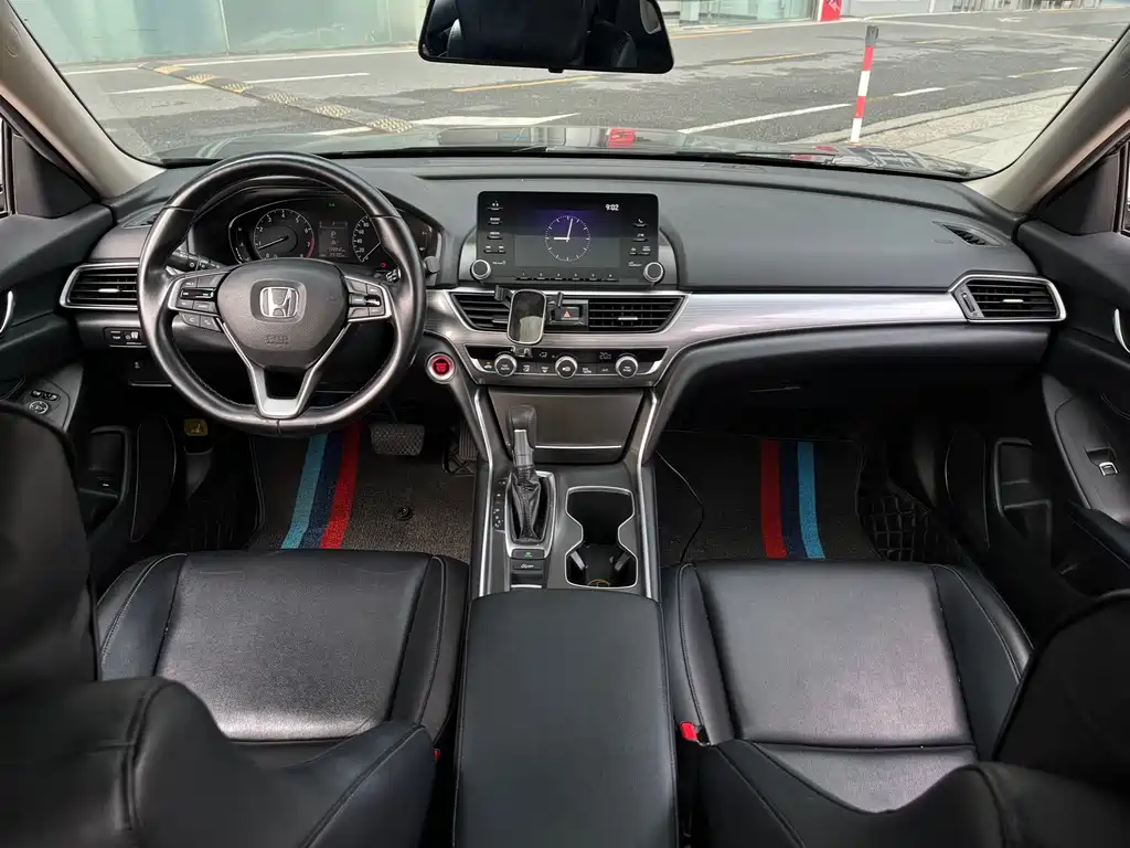 Honda Accord 2018 — фото 14