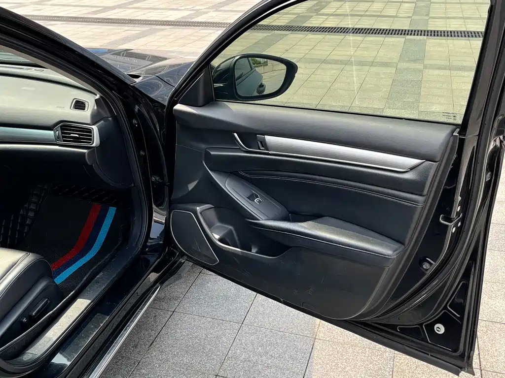 Honda Accord 2018 — фото 18