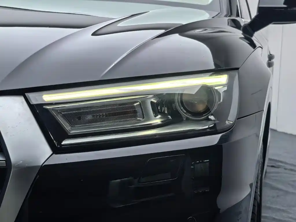 Audi Q5L 2020 — фото 18