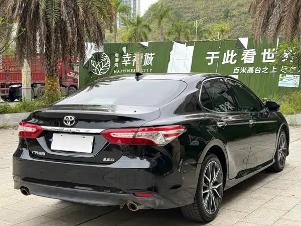 Toyota Camry 2021