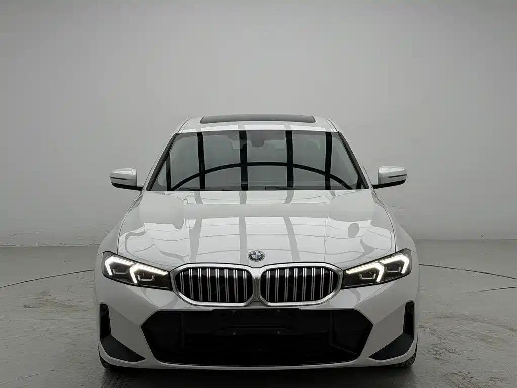 BMW 3 Series 2023 — фото 2