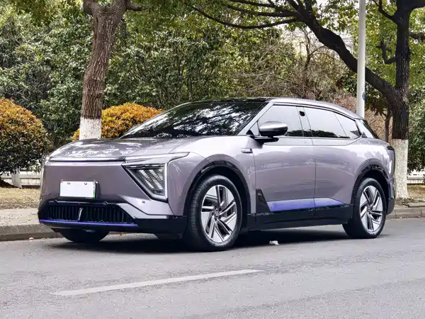 HiPhi Y 2024