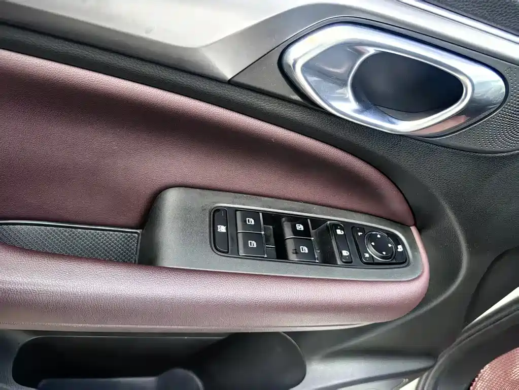 GAC Motor Trumpchi M6 2021 — фото 6