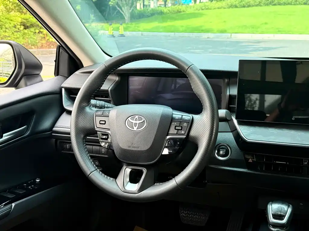 Toyota Camry 2024