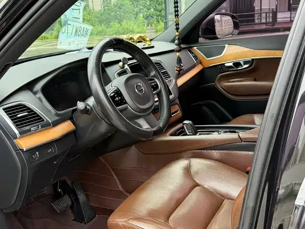 Volvo XC90 2021