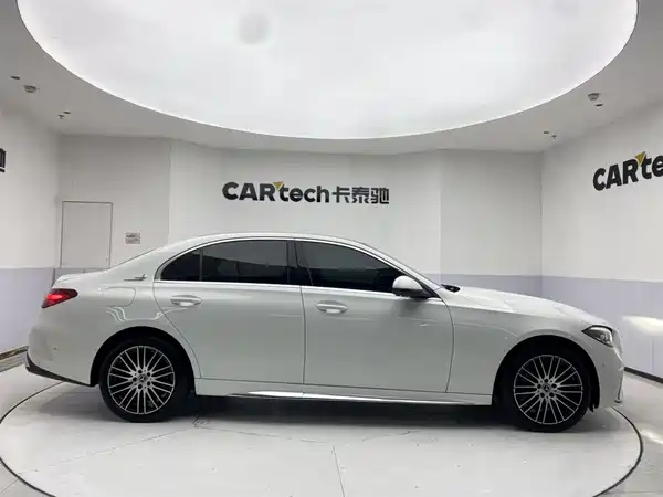 Mercedes-Benz C-Class 2024