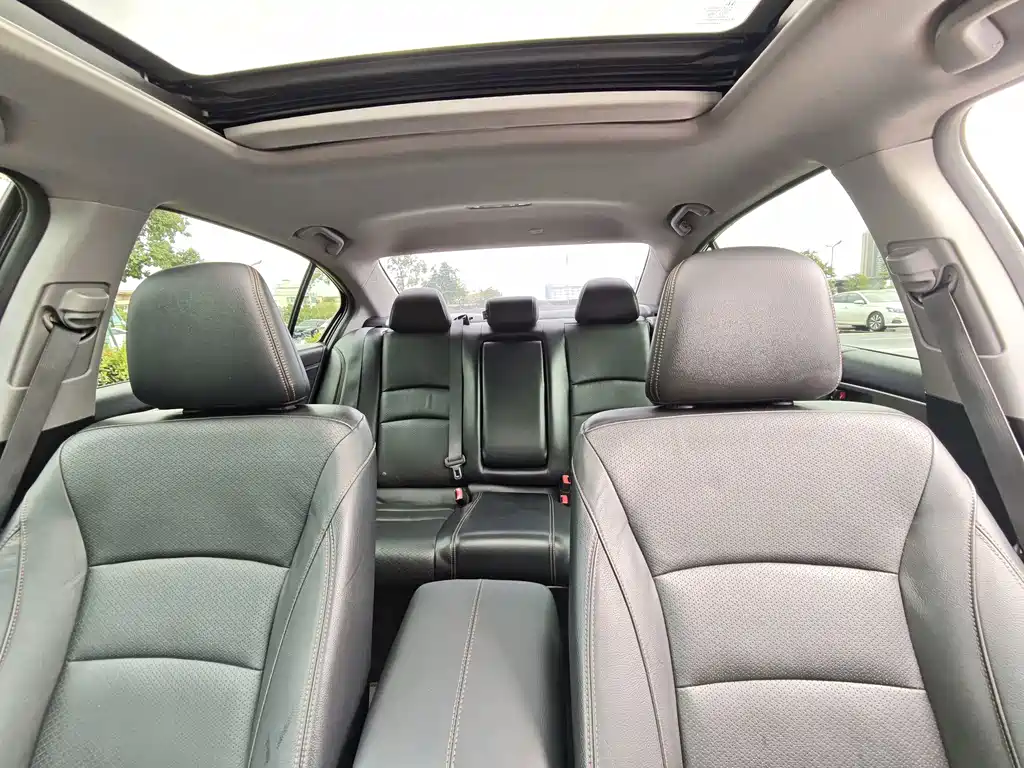 Honda Accord 2018 — фото 10