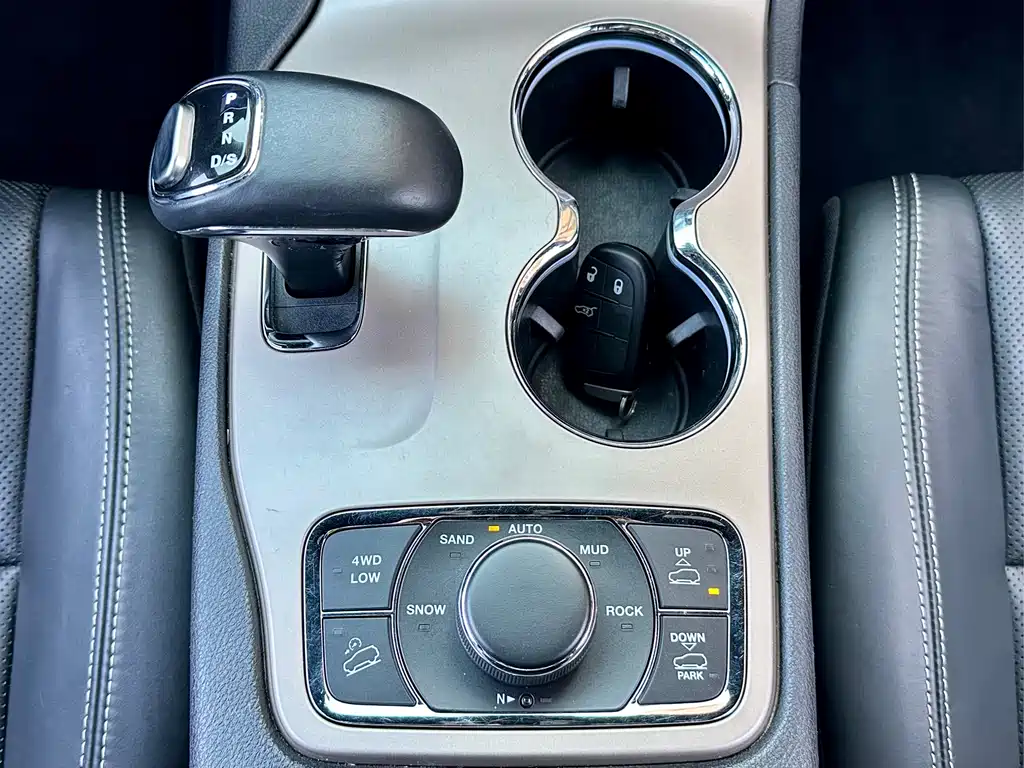 Jeep Grand Cherokee 2014 — фото 9