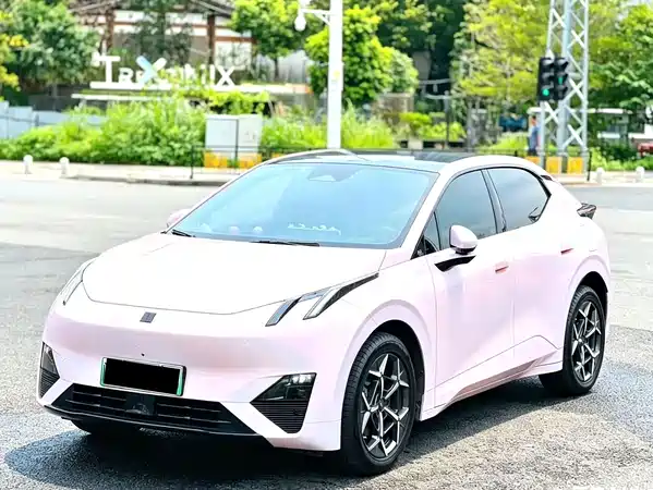 Lynk & Co Z20 2025