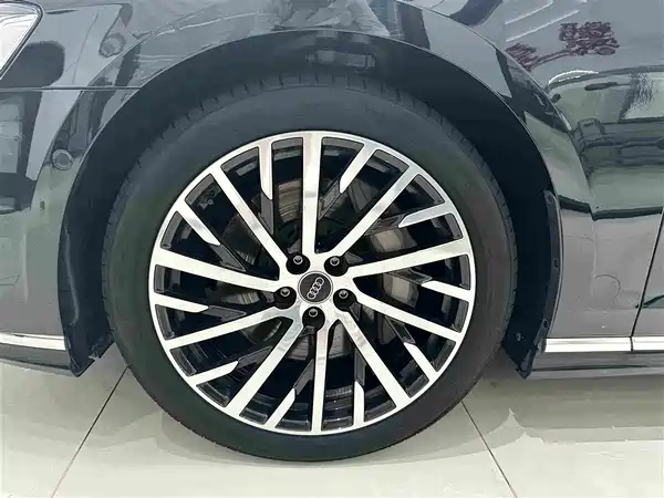 Audi A8 2024