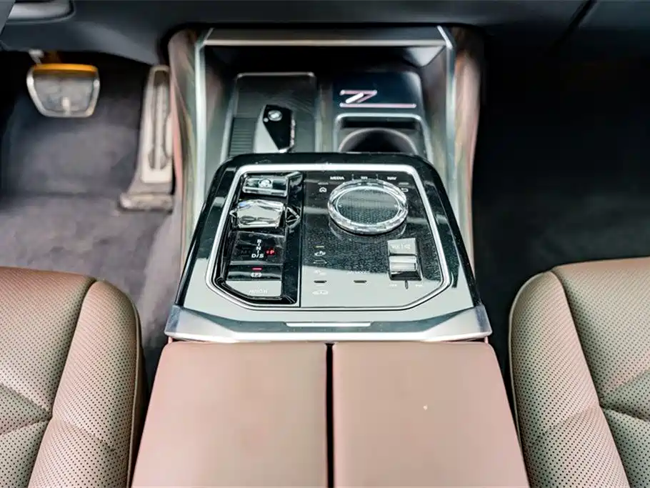BMW 7 Series 2024 — фото 12