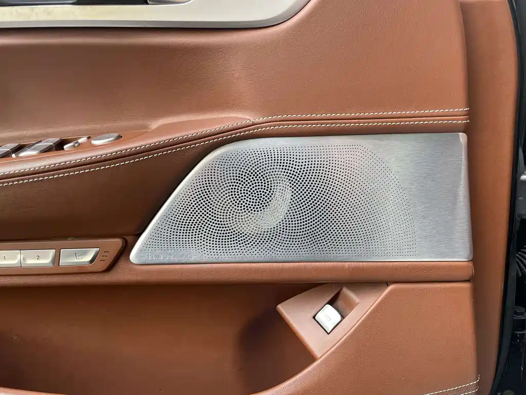BMW 7 Series 2016 — фото 21