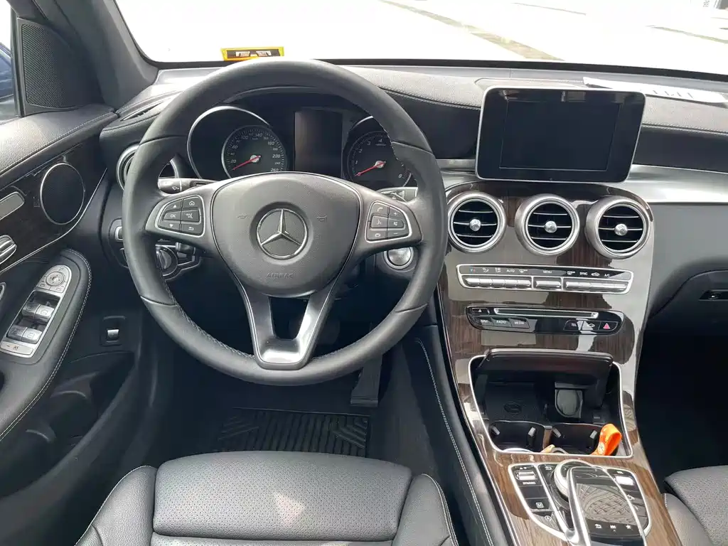 Mercedes-Benz GLC 2019 — фото 12