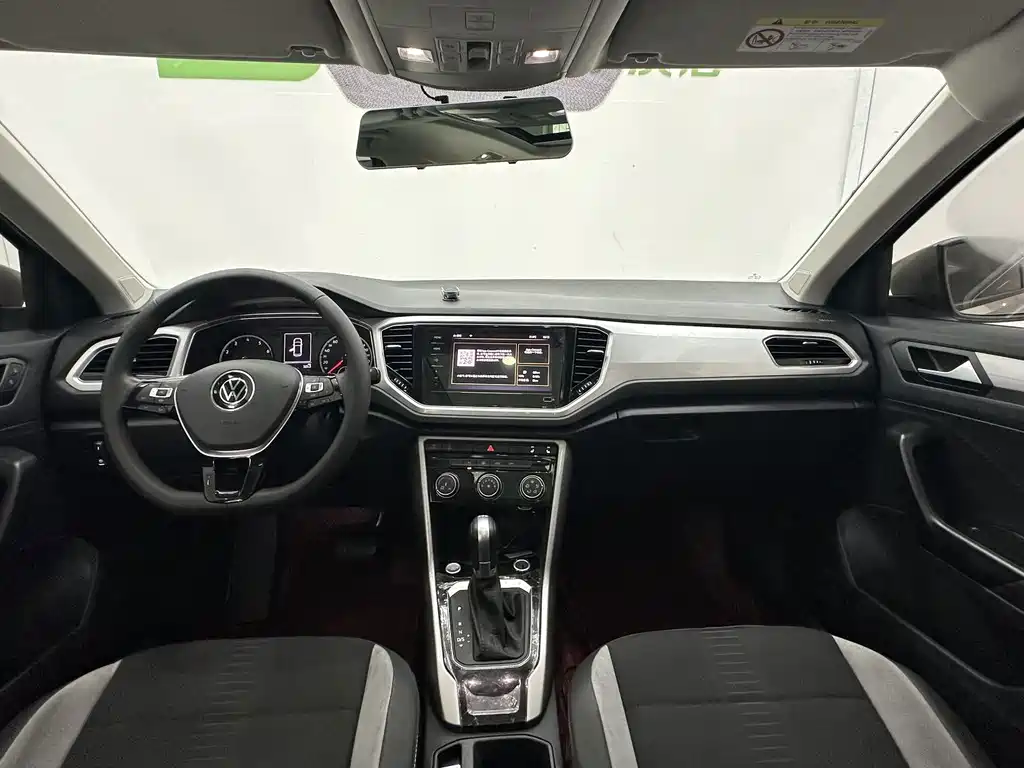 Volkswagen T-Roc 2022 — фото 10