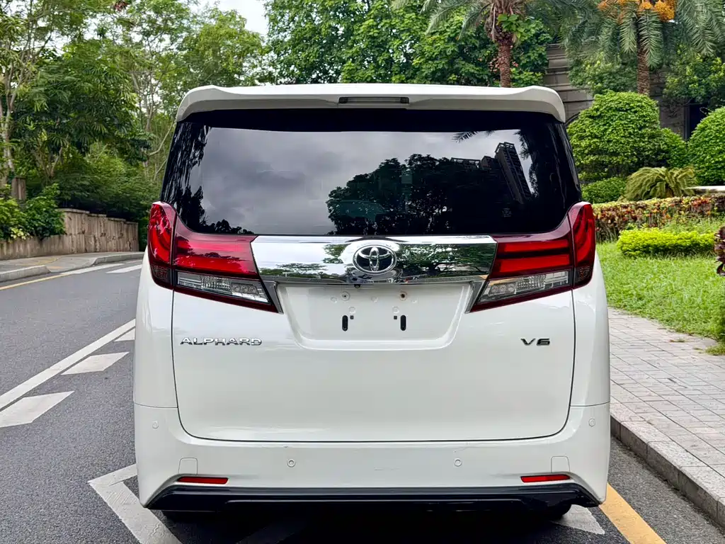 Toyota Alphard 2016