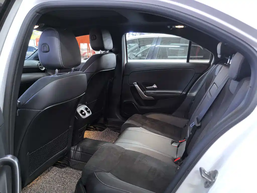 Mercedes-Benz A-Class 2023 — фото 9